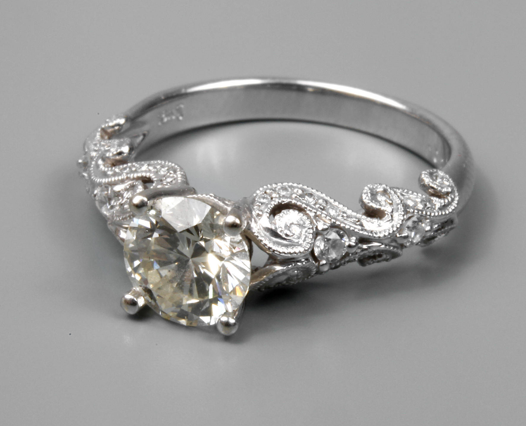 Damenring mit Brillanten von ca. 1,1 ct