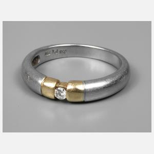 Platinring mit Brillant
