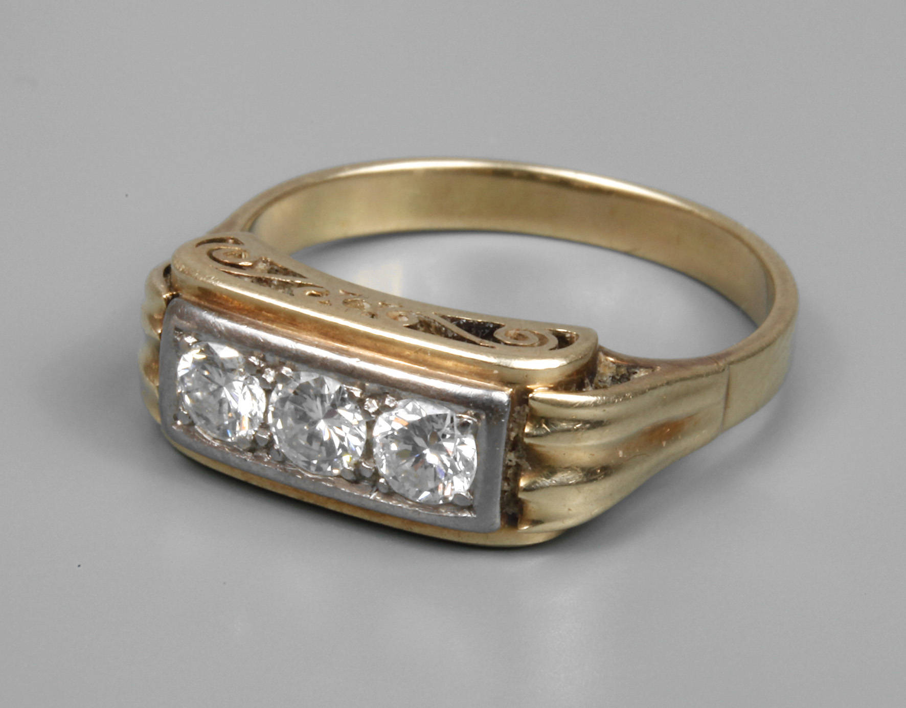 Damenring mit Brillantbesatz