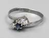 Damenring mit Saphir und Diamanten