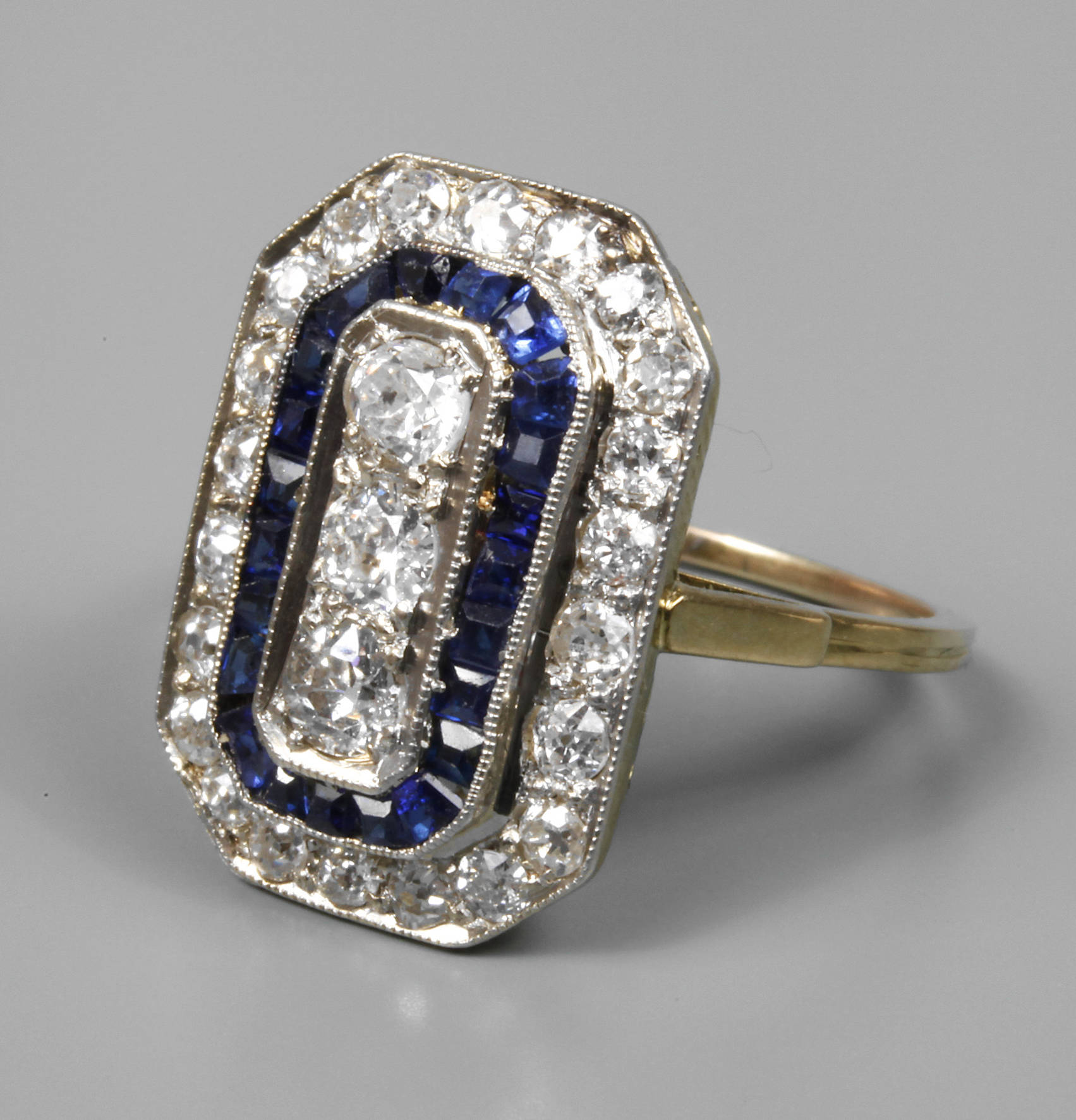 Damenring mit Saphiren und Altschliffdiamanten