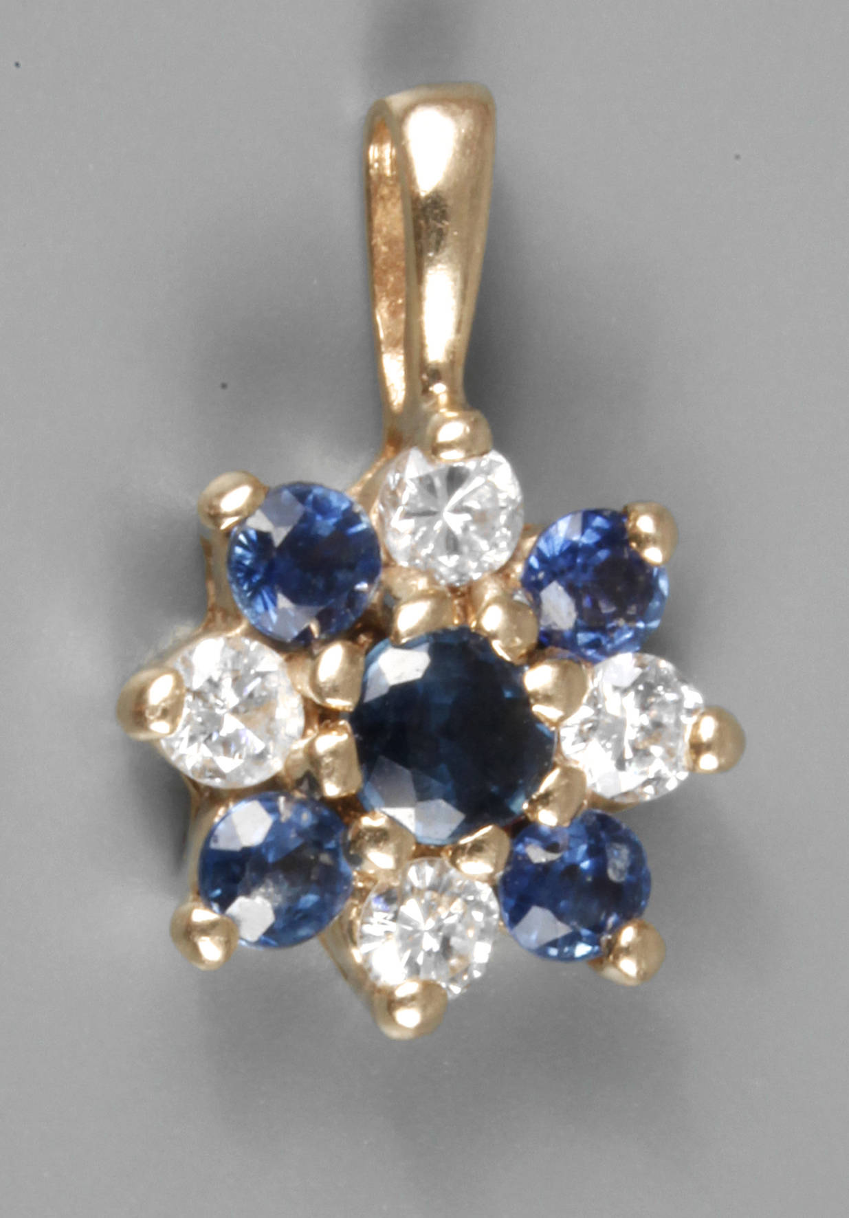 Anhänger besetzt mit Saphiren und Brillanten