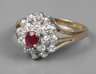 Damenring mit Rubin und Diamanten