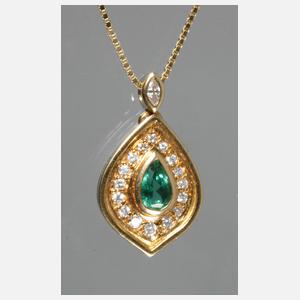 Anhänger mit Smaragd und Brillanten an Kette