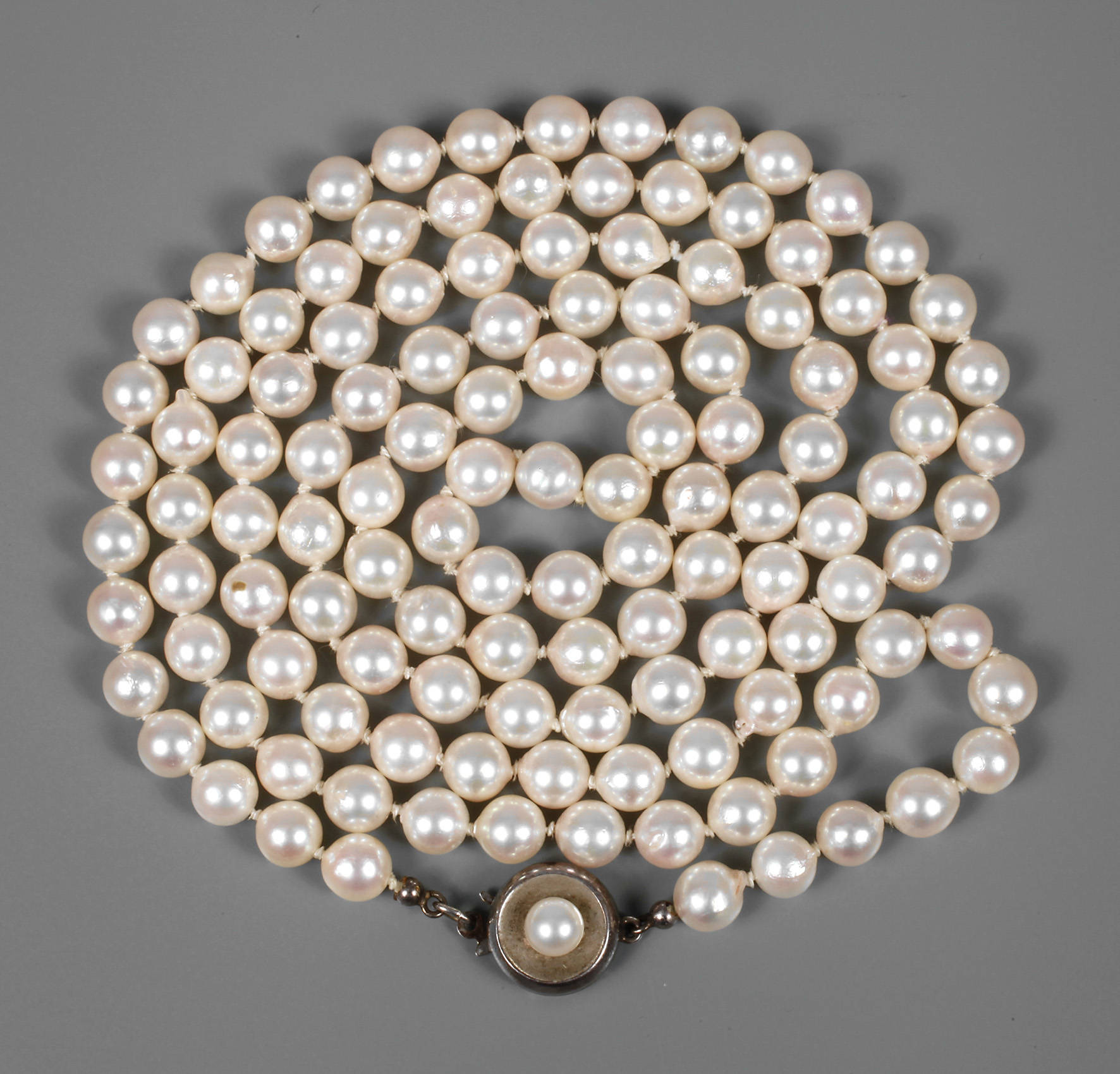 Lange Zuchtperlenkette