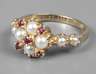Damenring mit Perlen und Rubinen