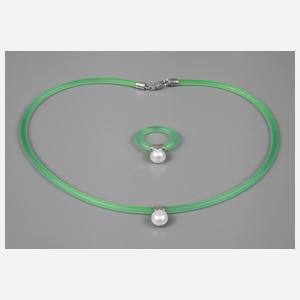 Modernes Schmuckset mit Zuchtperlen