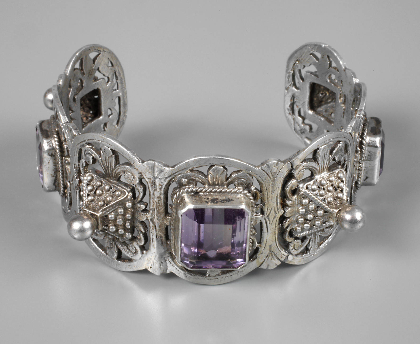 Armspange mit Amethystbesatz