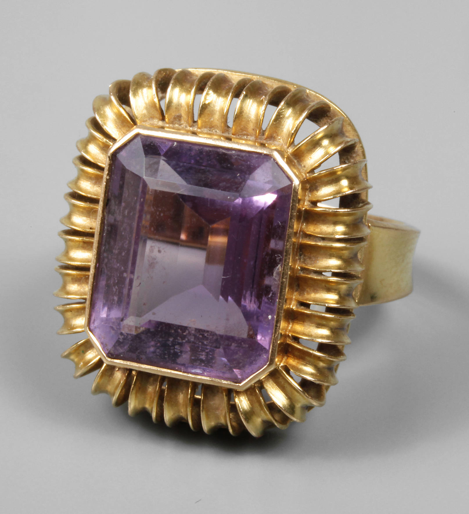 Damenring mit Amethyst