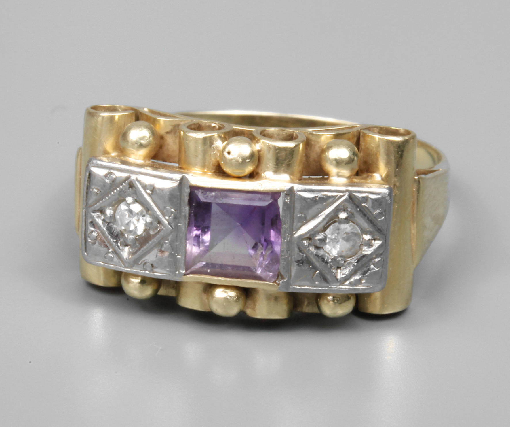 Damenring mit Amethyst und Diamanten