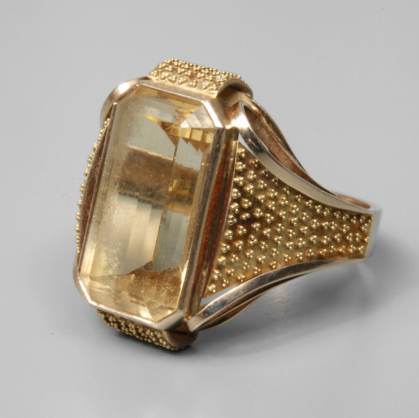 Damenring mit Citrin