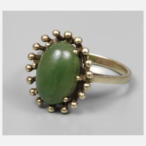 Damenring mit Jadecabochon