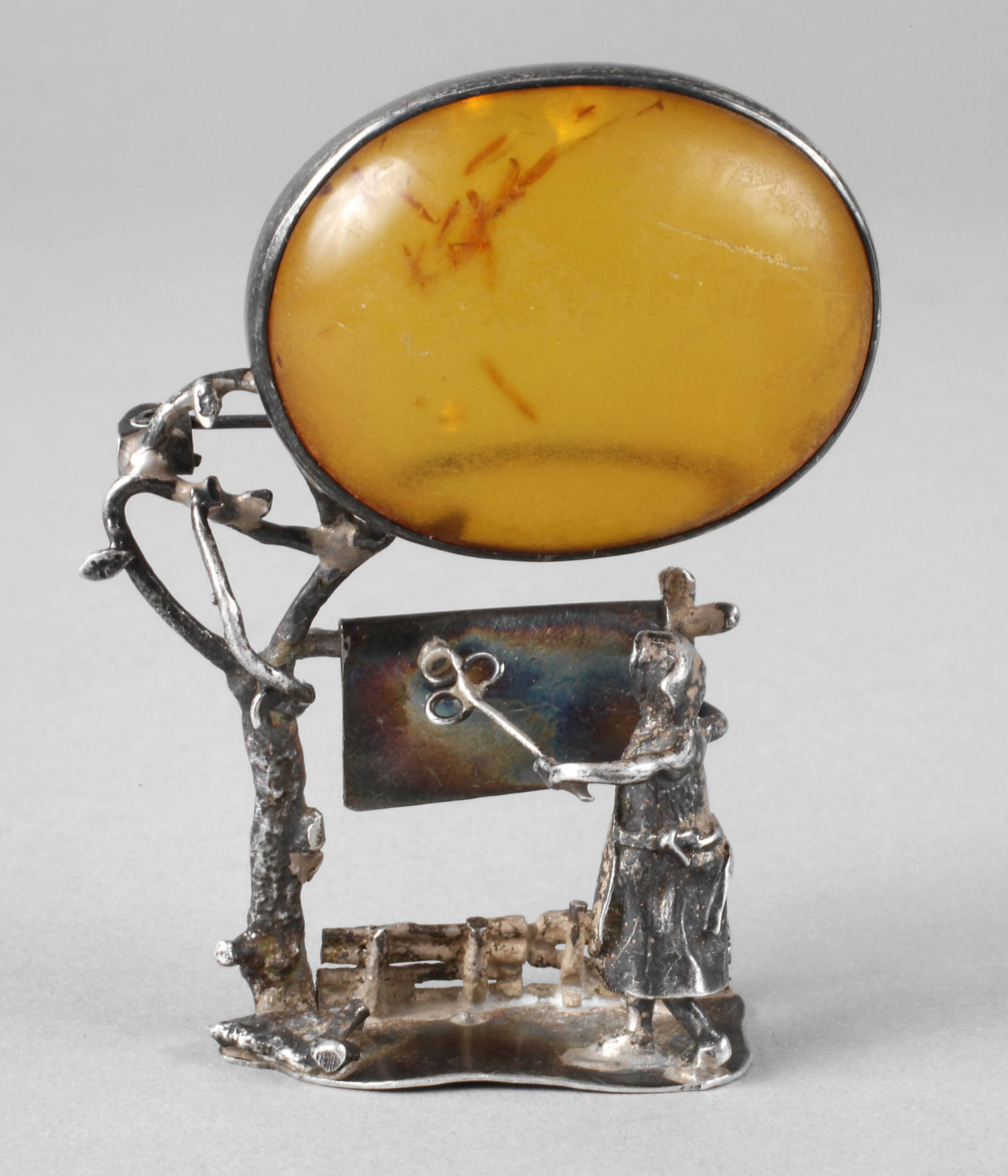 Ungewöhnliche Bernsteinbrosche