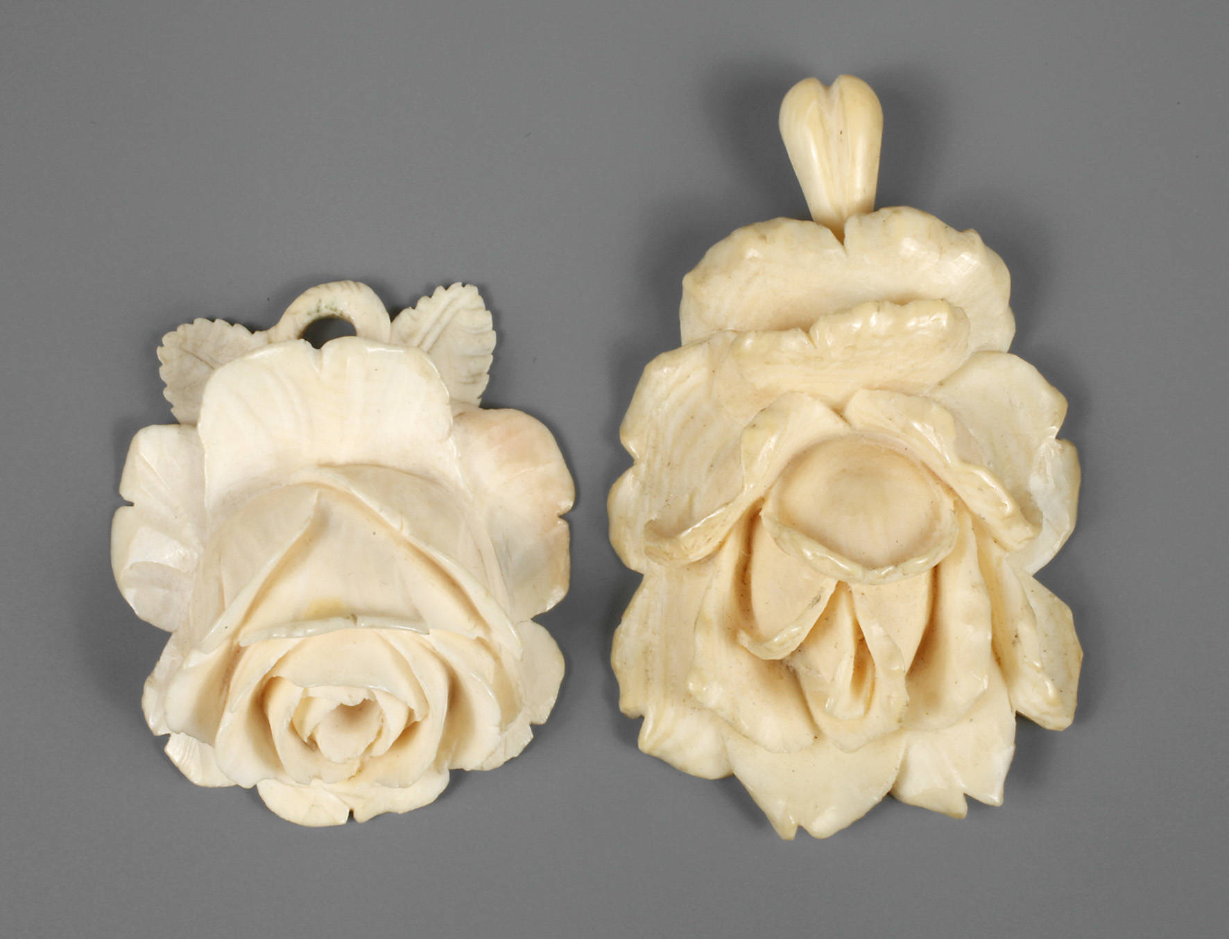 Paar Elfenbeinanhänger