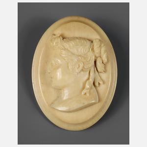 Große Elfenbeinbrosche