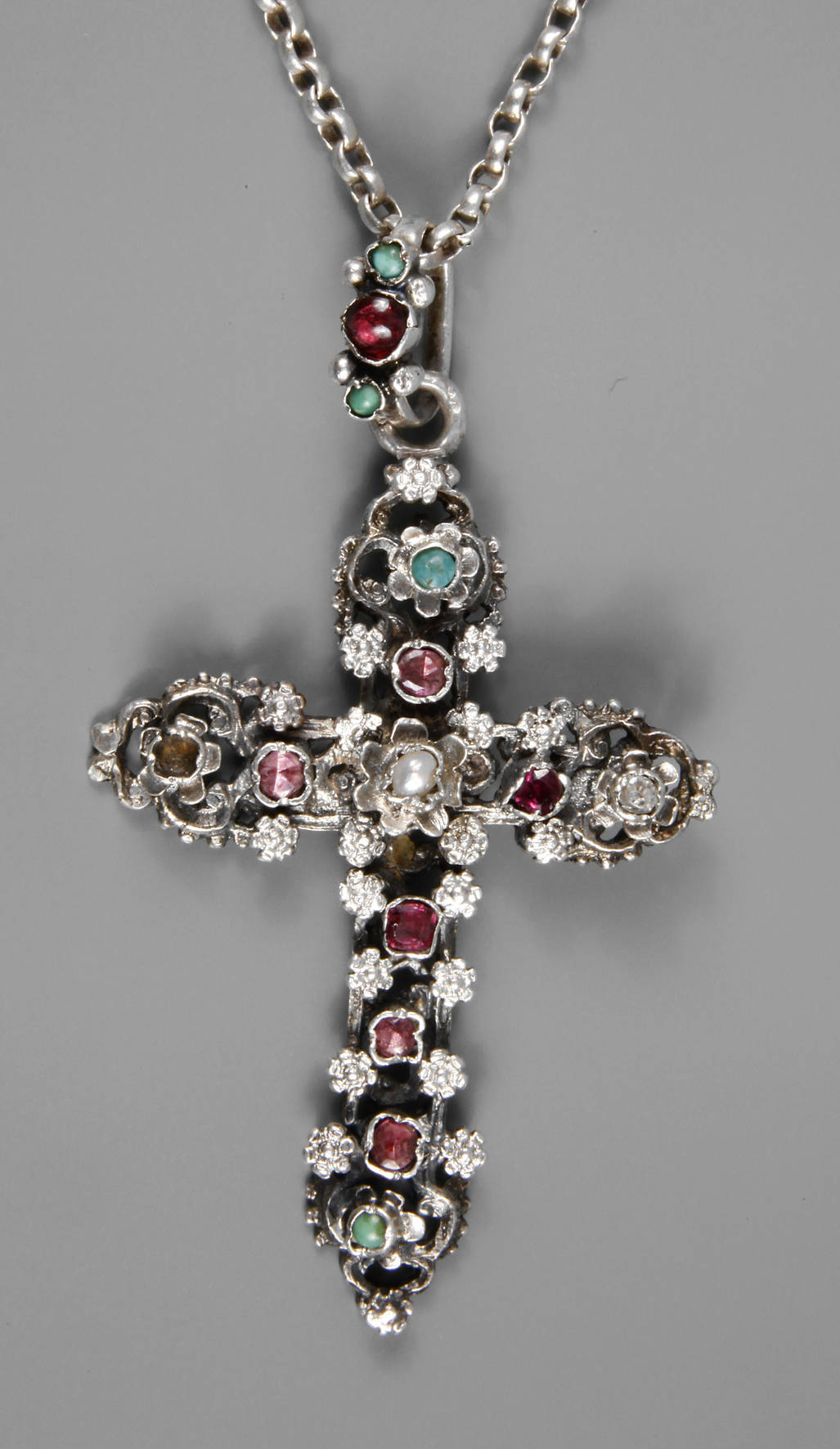 Kreuz mit Steinbesatz