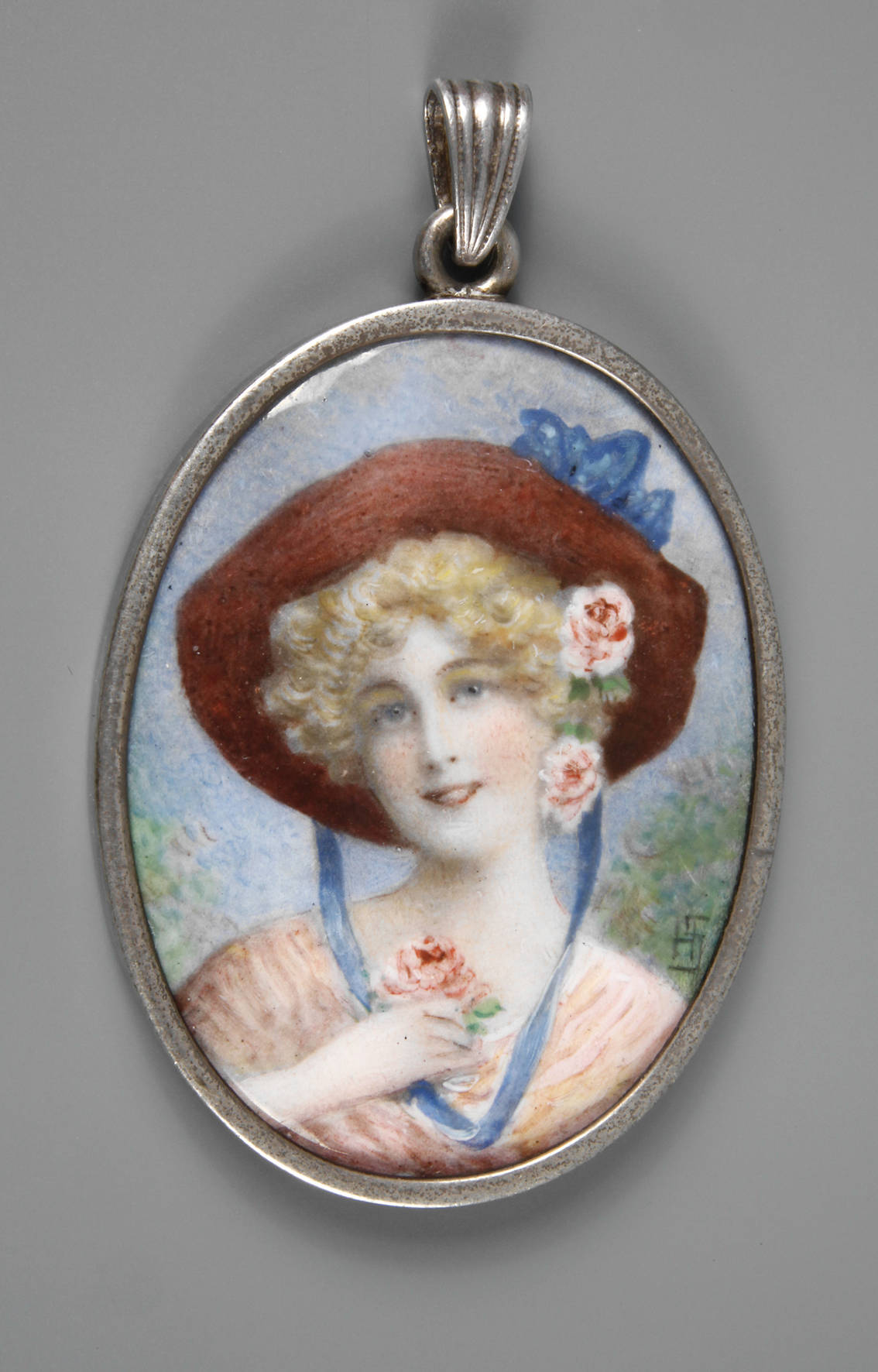 Feiner Anhänger mit Emailmalerei