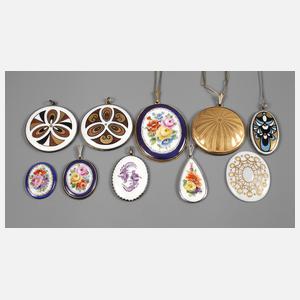 Konvolut Porzellananhänger