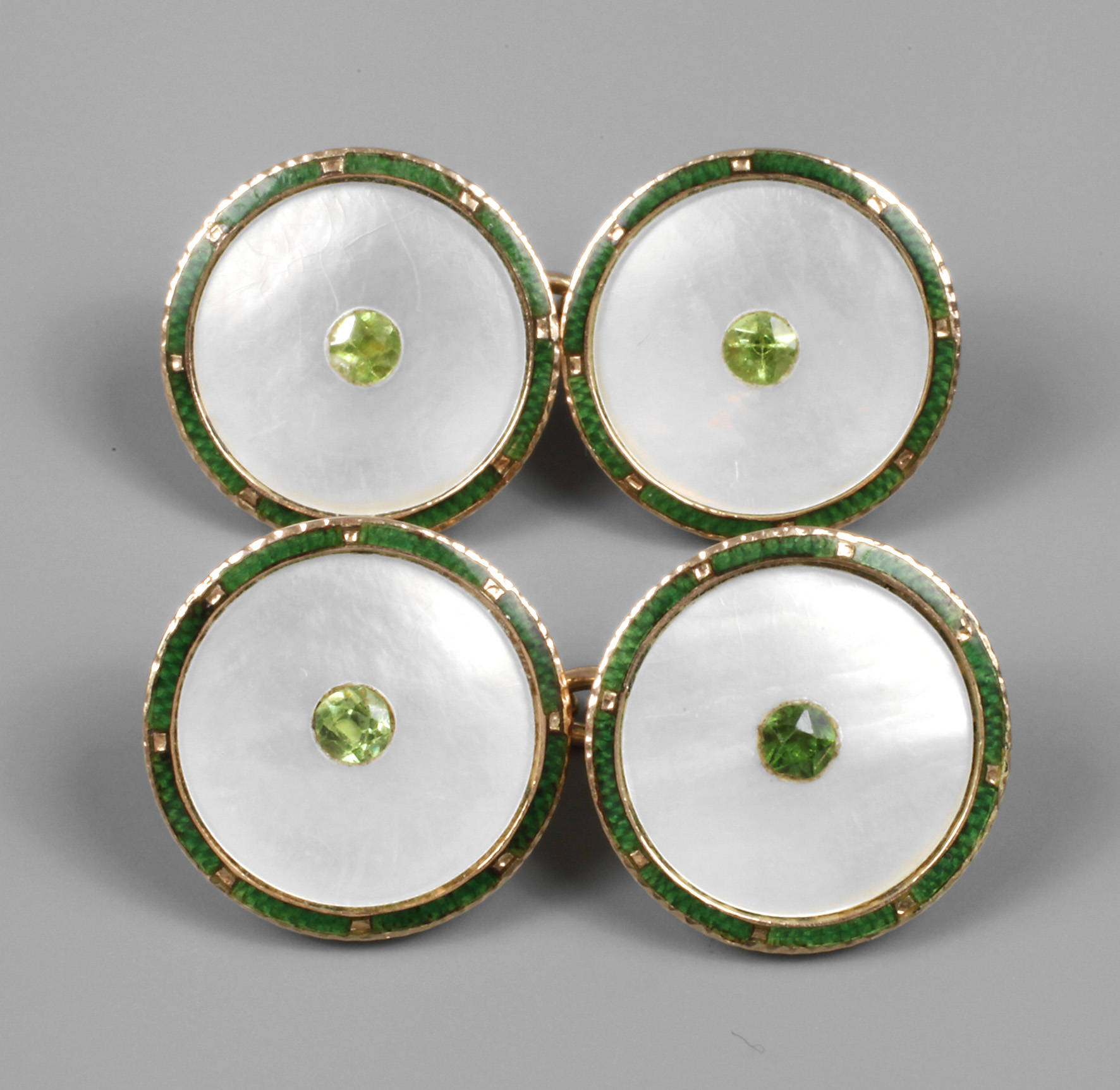 Paar feine Manschettenknöpfe