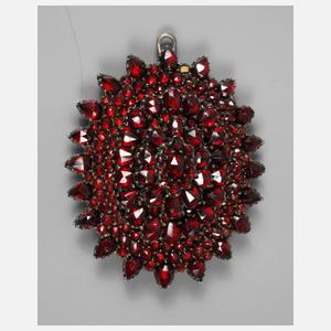 Anhänger mit Granatbesatz