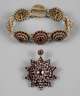 Zwei Teile Granatschmuck