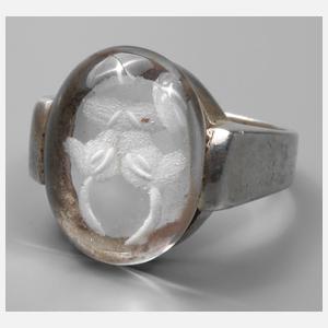 Damenring mit graviertem Bergkristall