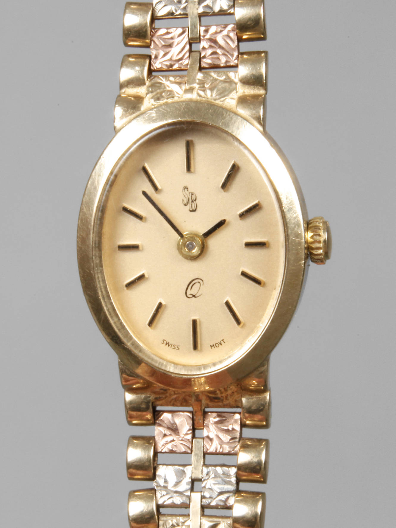 Goldene Damenarmbanduhr