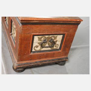 Barocke Flachdeckeltruhe