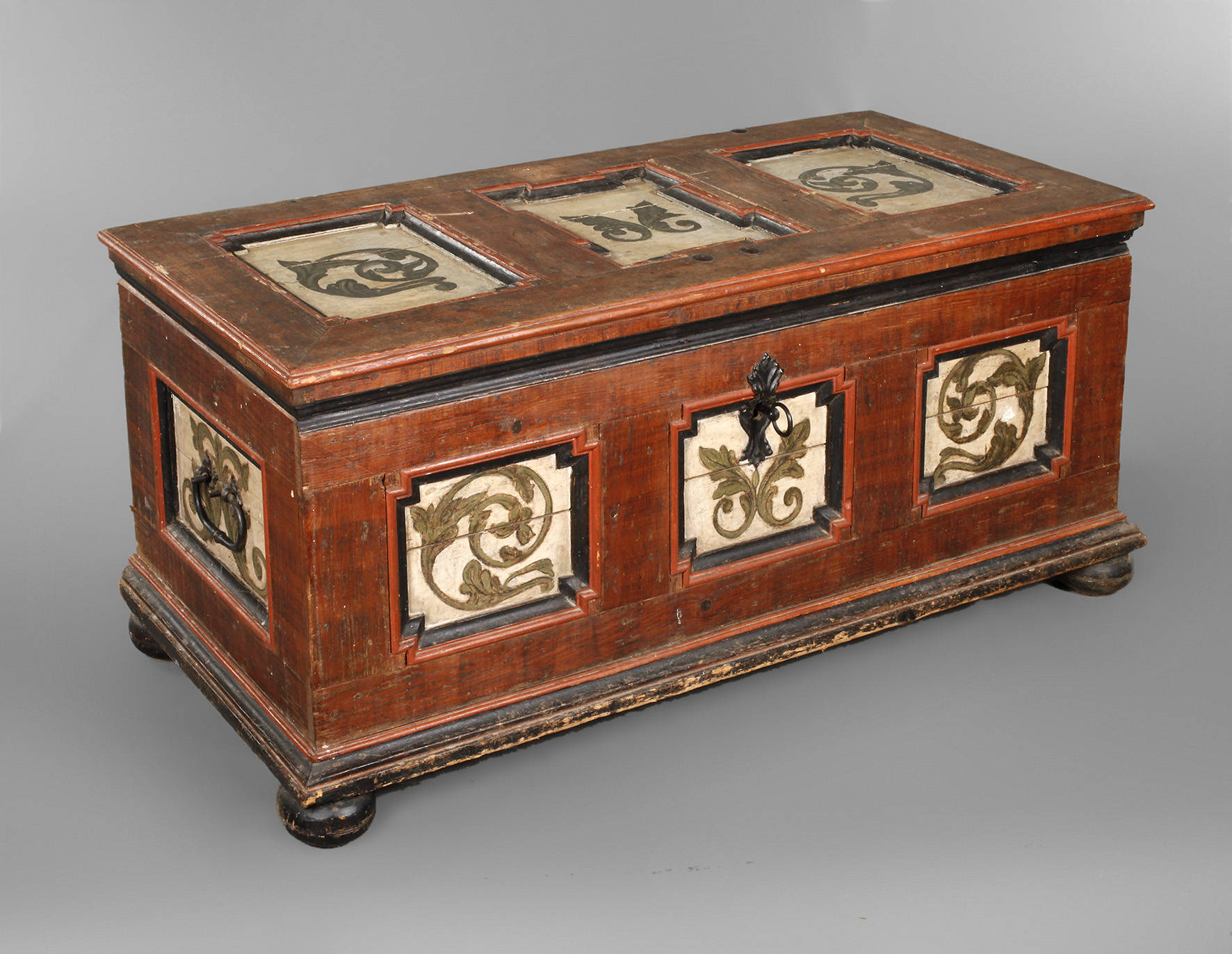 Barocke Flachdeckeltruhe