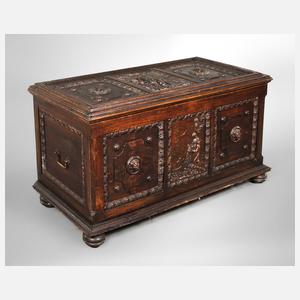 Eichentruhe Historismus