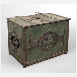 Barocke Eisentruhe