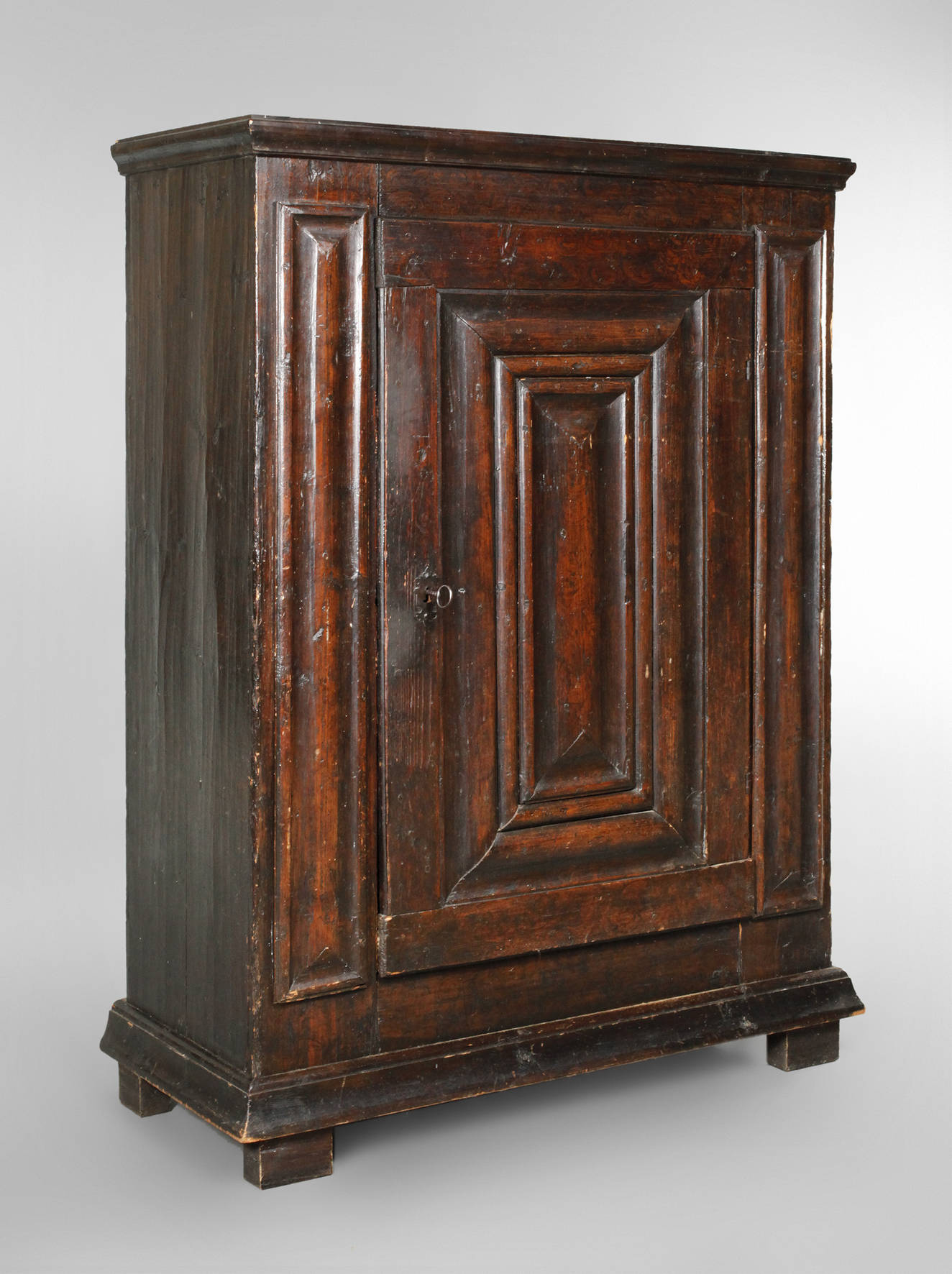 Kleiner Bauernschrank