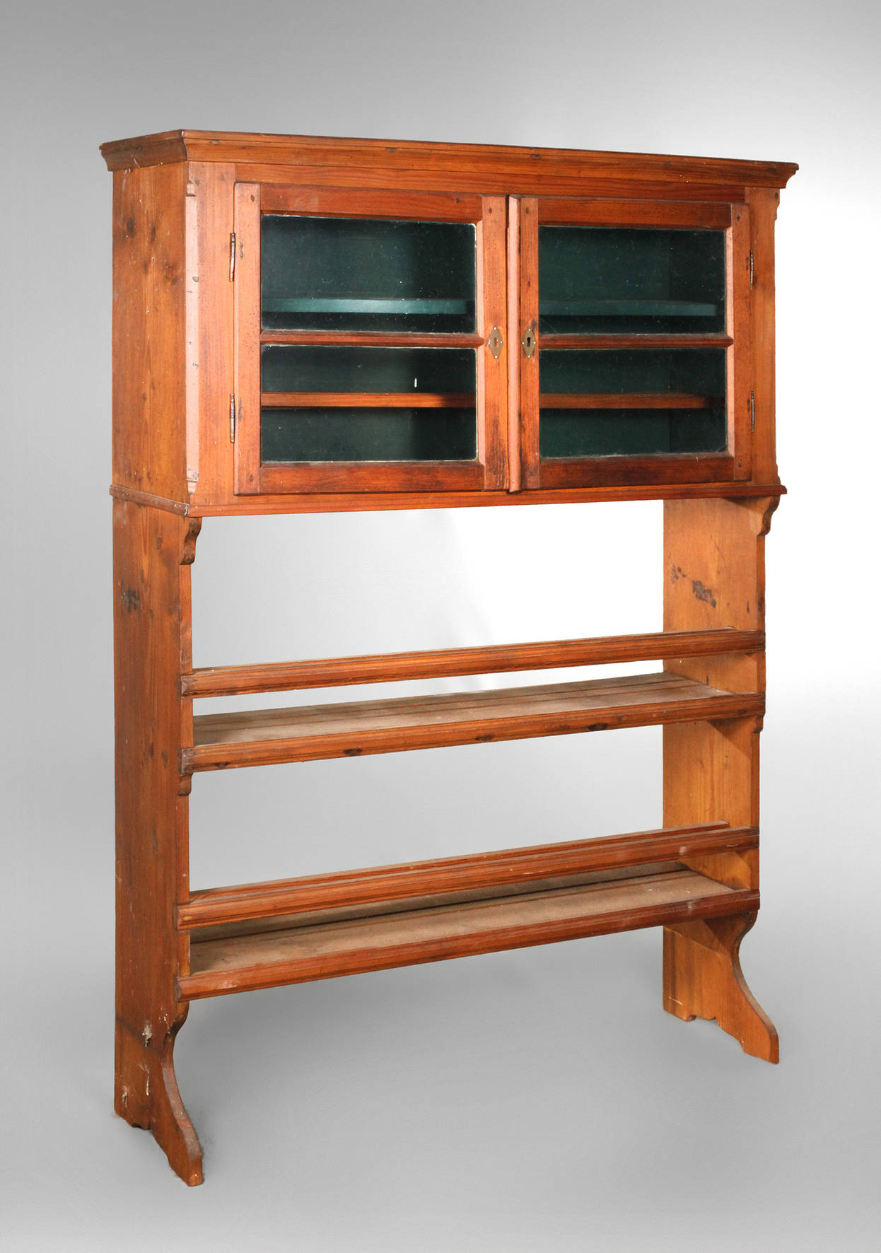 Bäuerliches Wandregal