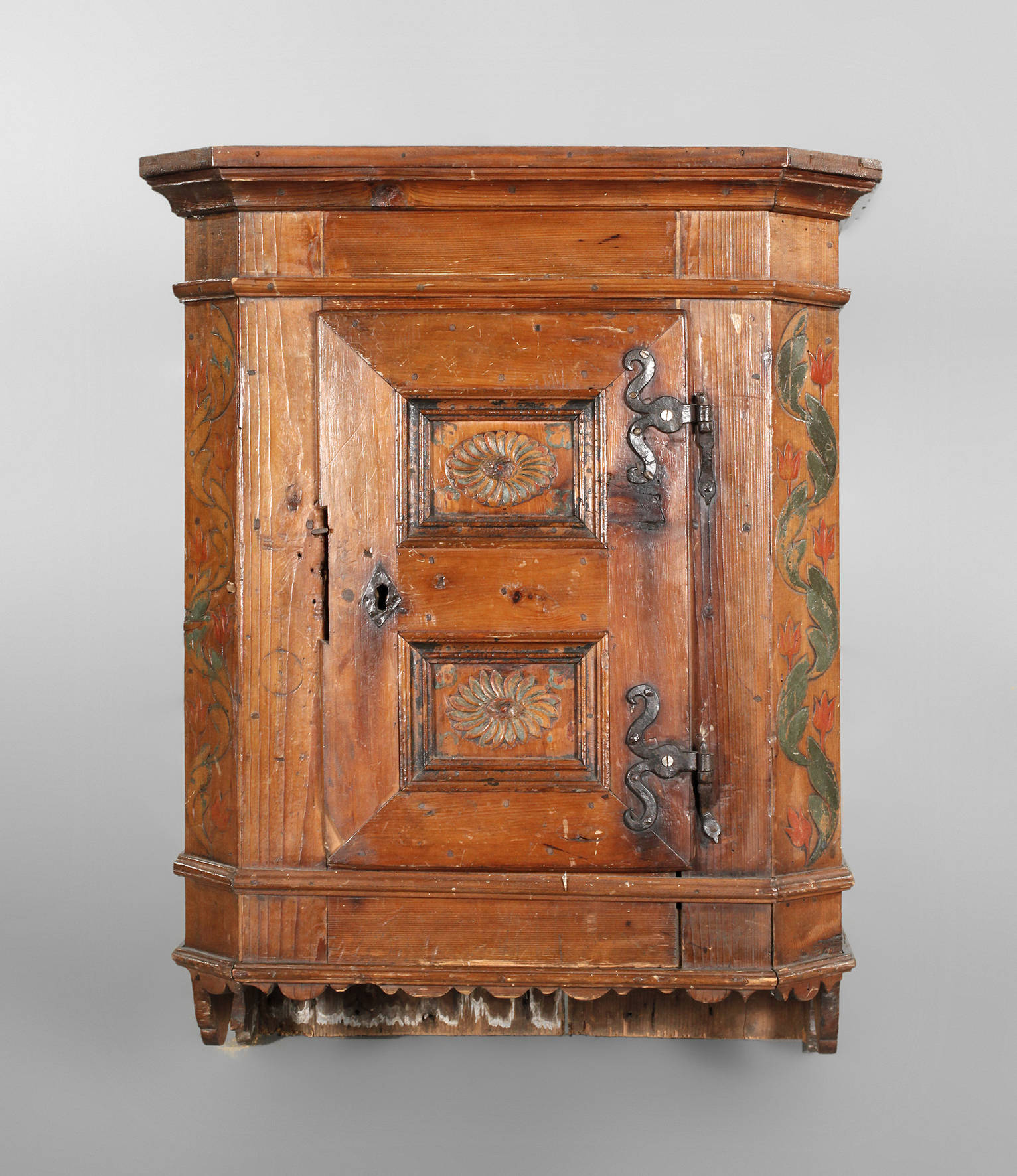 Kleiner Wandschrank Alpbachtal