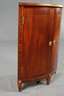 Biedermeier-Eckschrank aus Adelsbesitz