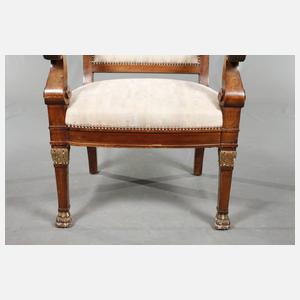 Schwerer Armlehnsessel