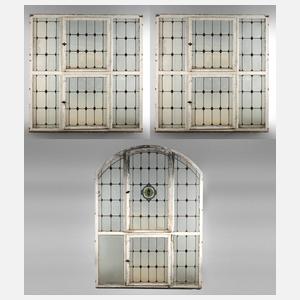 Drei große Fensterfronten Jugendstil