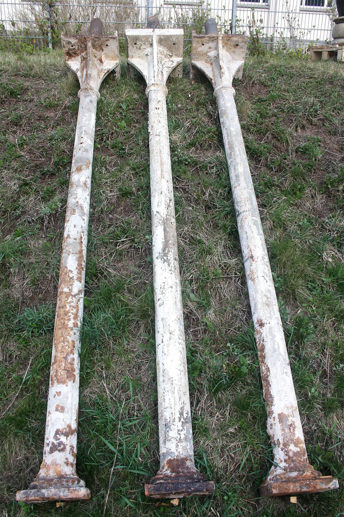 Drei Industriesäulen