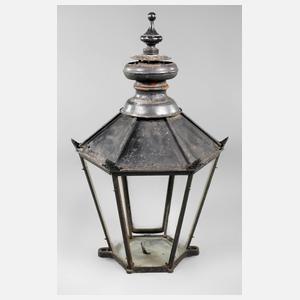 Kopf einer Berliner Laterne