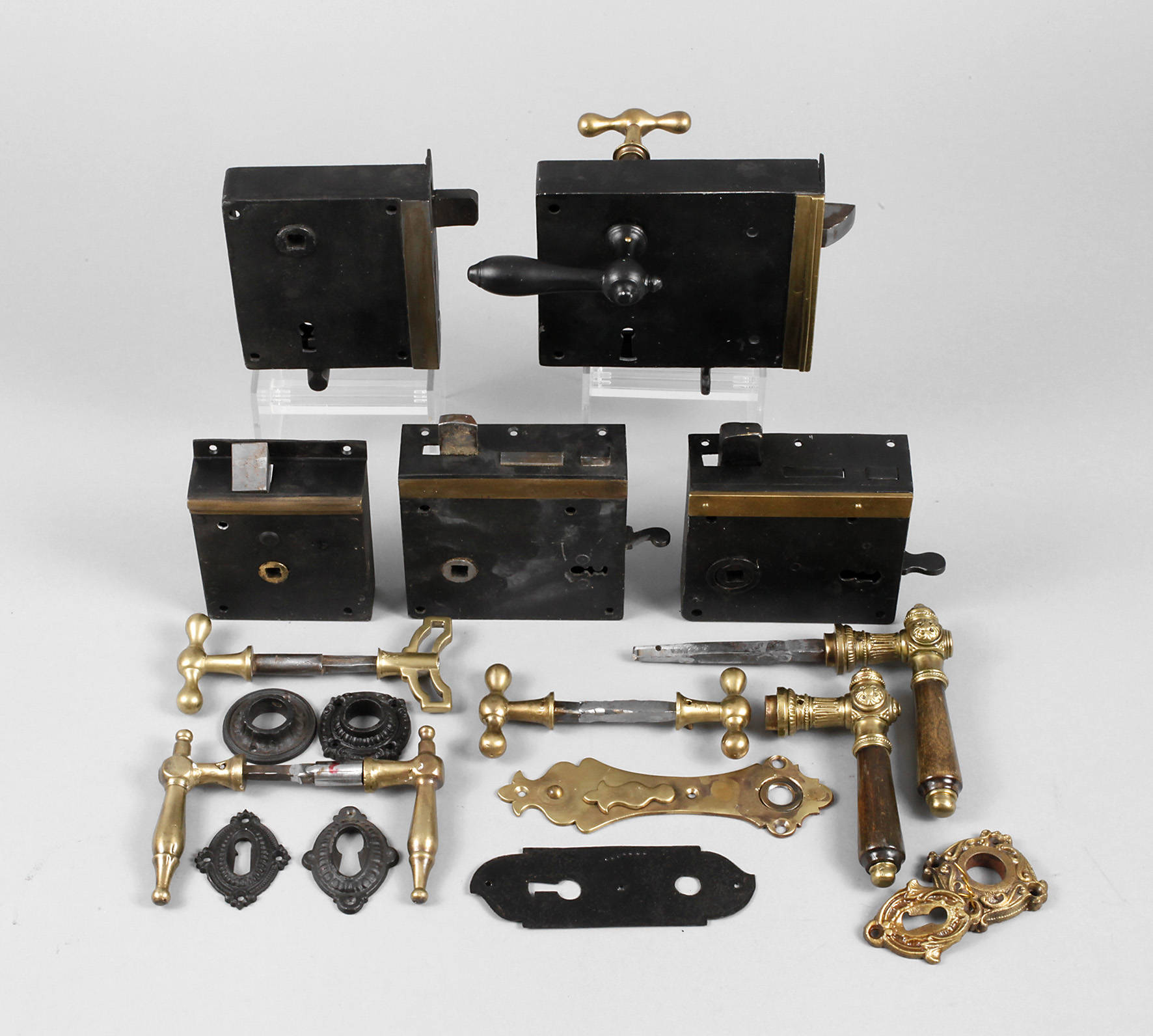 Vier Kastenschlösser Biedermeier