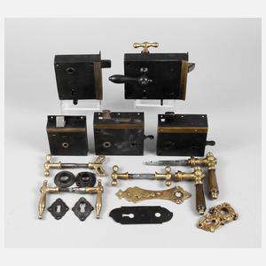 Vier Kastenschlösser Biedermeier