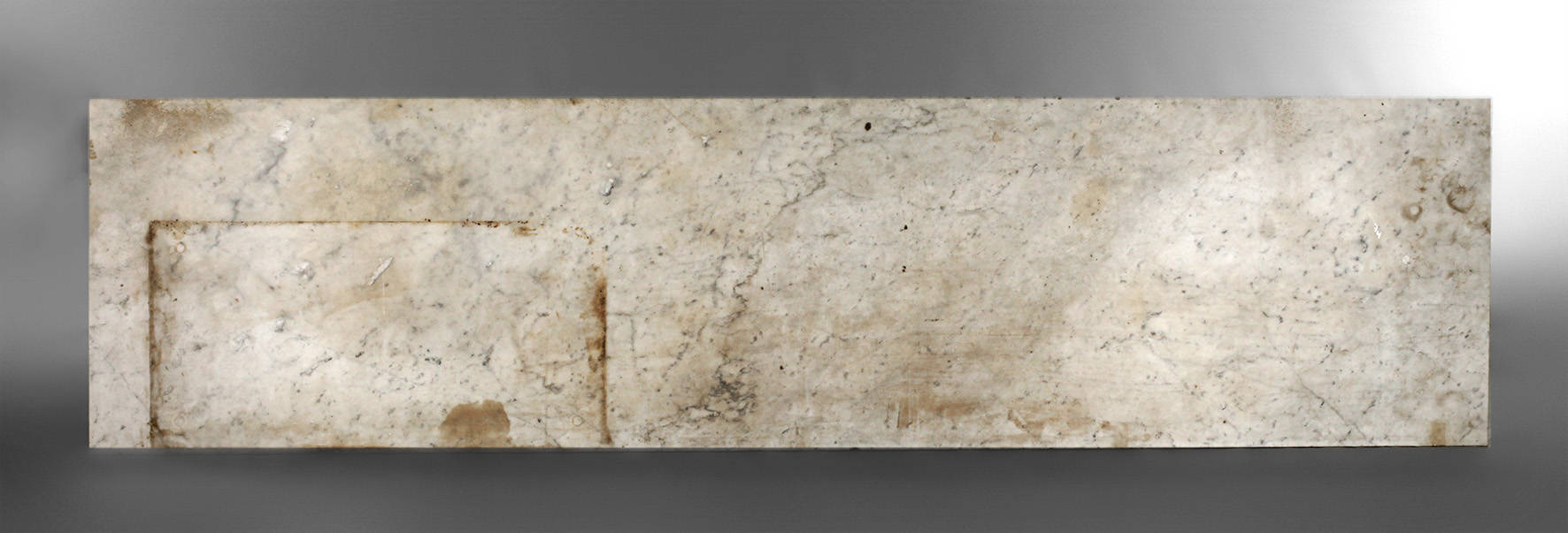 Lange Marmorplatte