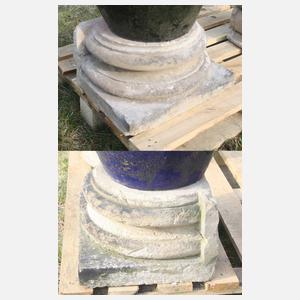 Paar Sandsteinsockel