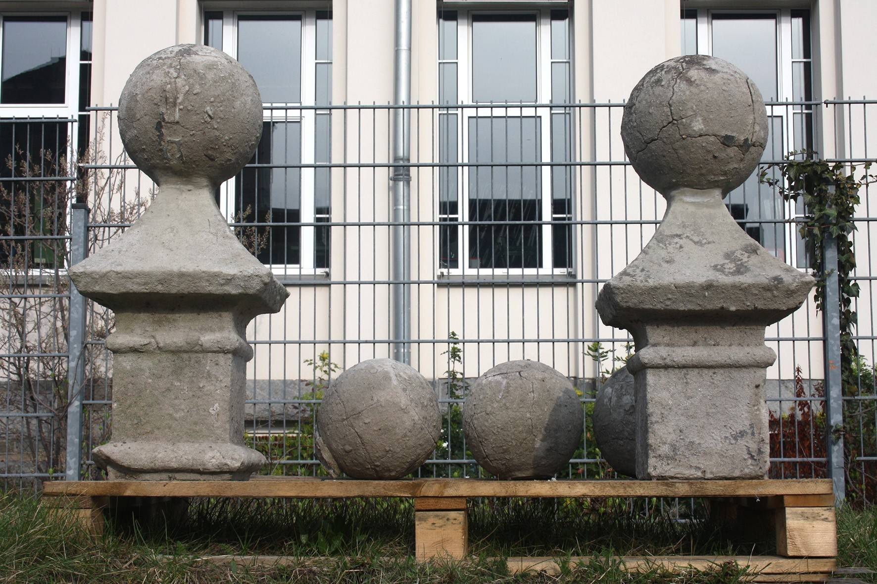 Säulenabschlüsse Sandstein