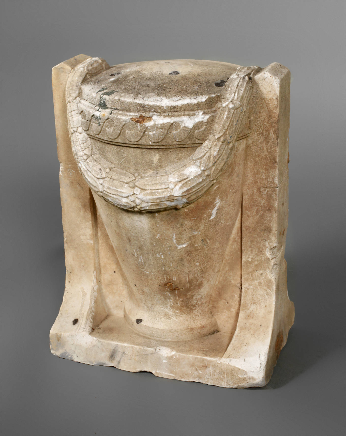 Fassaden-Zierelement Urne