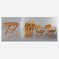 Fünf Gartenstühle und Tisch Firma Herlag111