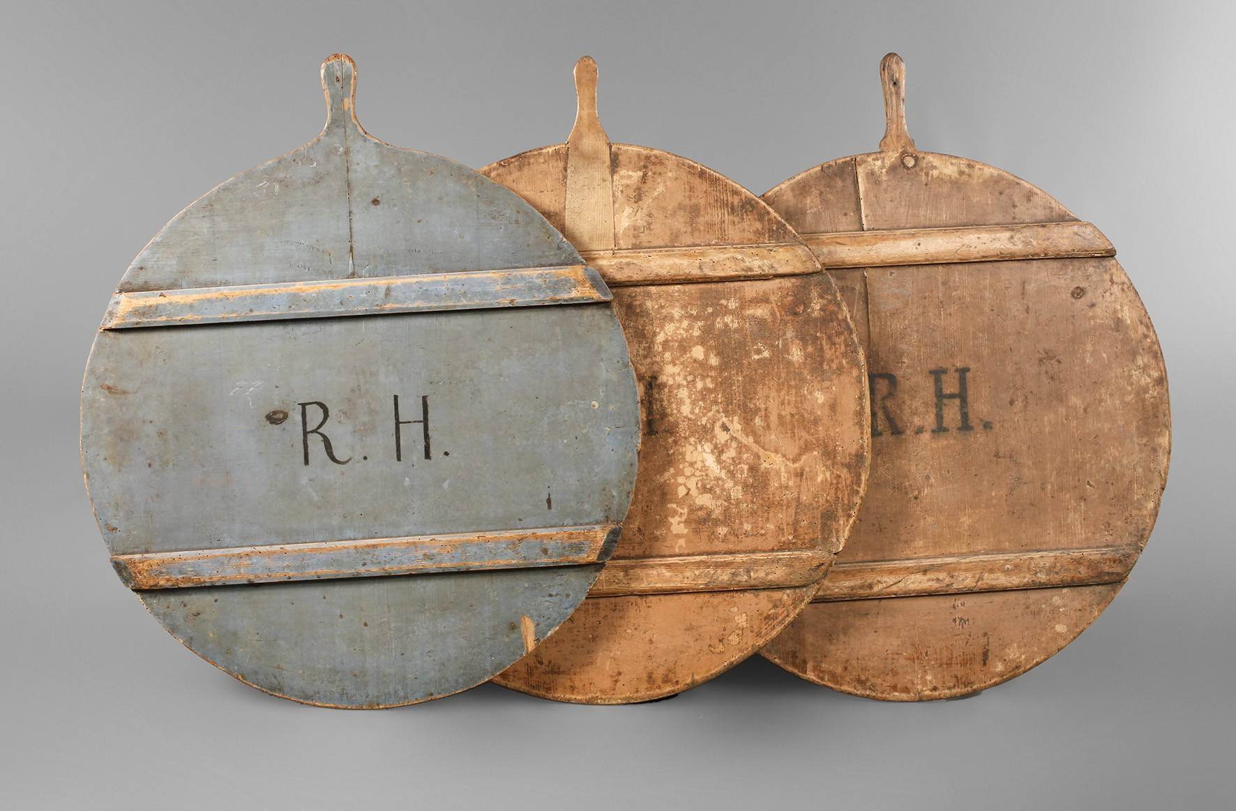 Drei Bauernkuchenbretter