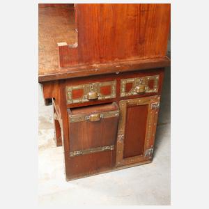 Außergewöhnlicher Bibliotheksschrank