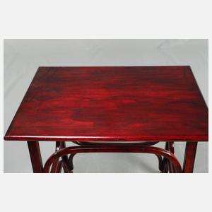 Kleiner Tisch mit Hocker