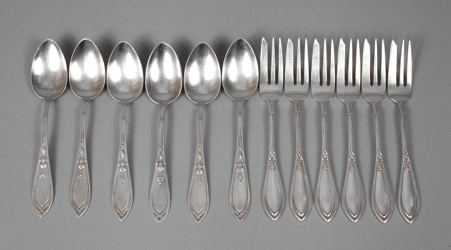 Silber sechs Kaffeelöffel und sechs Kuchengabeln